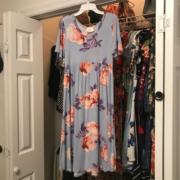 Ella Moon Dresses & Skirts - Blue Flare Sleeve Floral Midi Dress